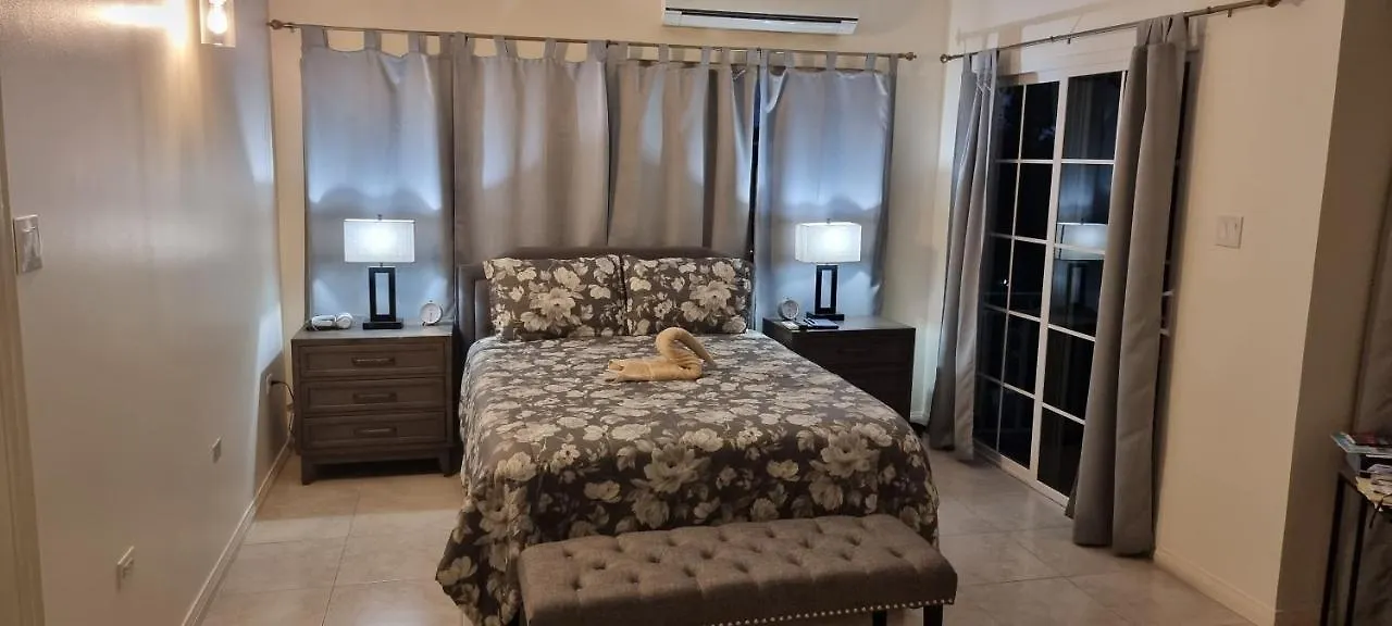 Komfort Getaway Villa At Countrymist Ocho Rios